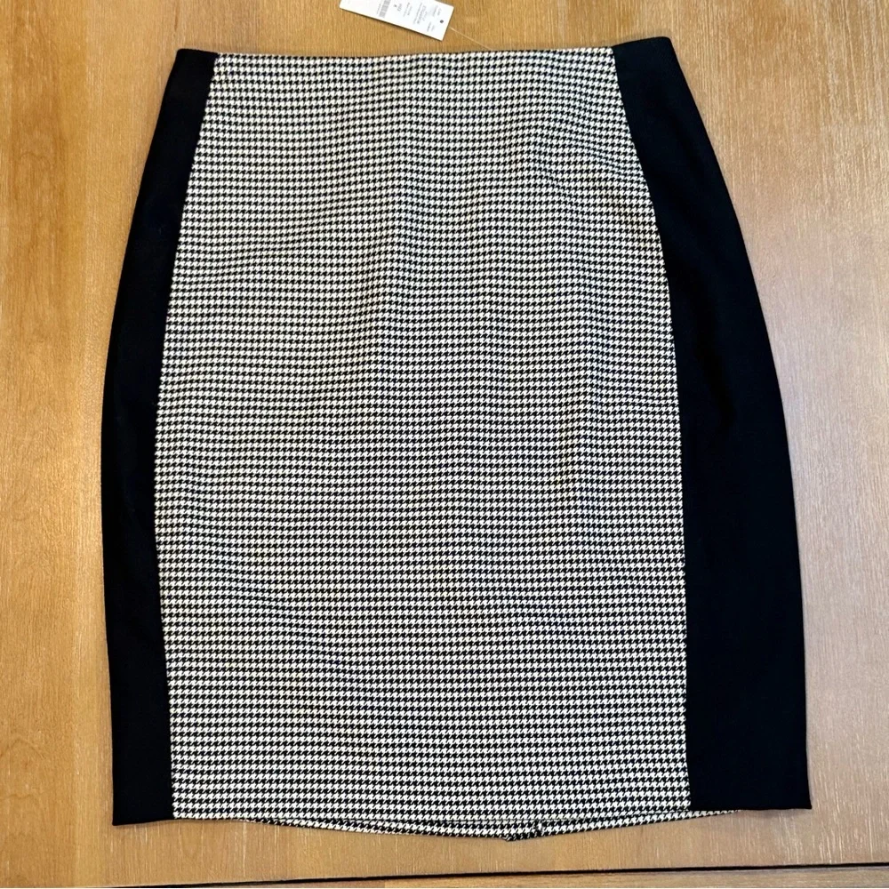 NWT White House Black Market Pencil Skirt Houndstooth Black Ecru Sz 8
